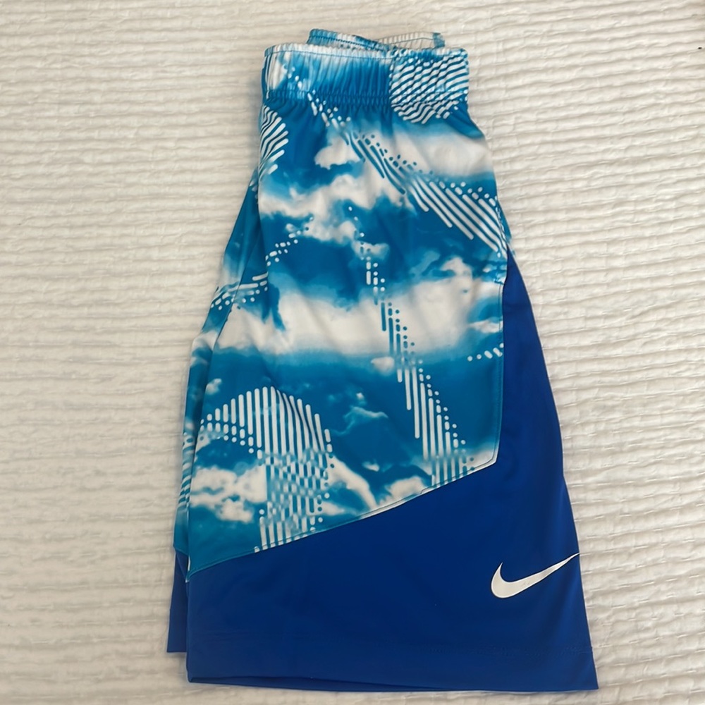 Boys Nike Shorts Size Large - Picture 5 of 7